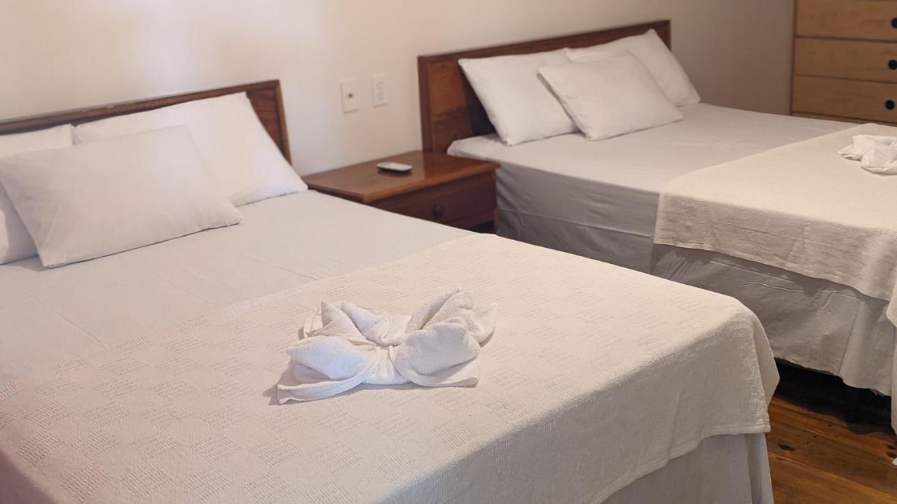 Coral View Beach Resort Утіла Екстер'єр фото