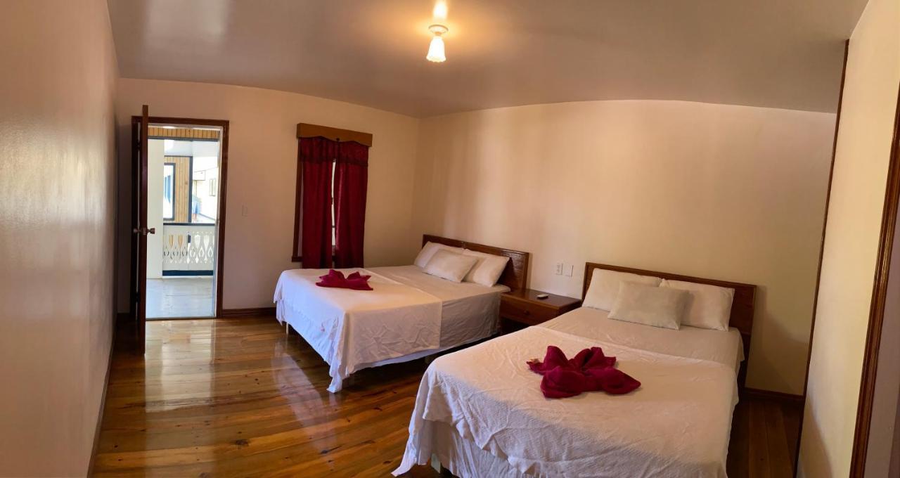 Coral View Beach Resort Утіла Екстер'єр фото