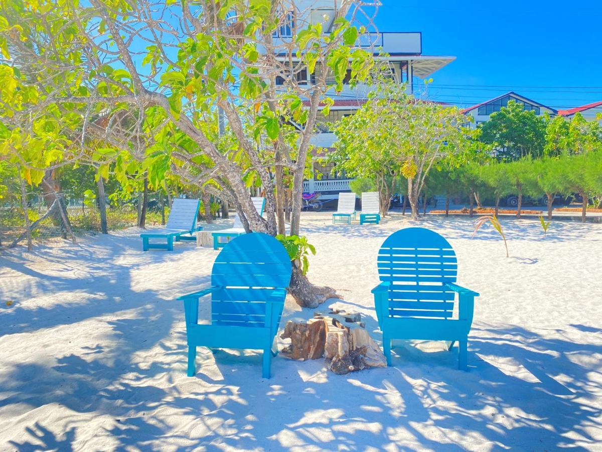 Coral View Beach Resort Утіла Екстер'єр фото