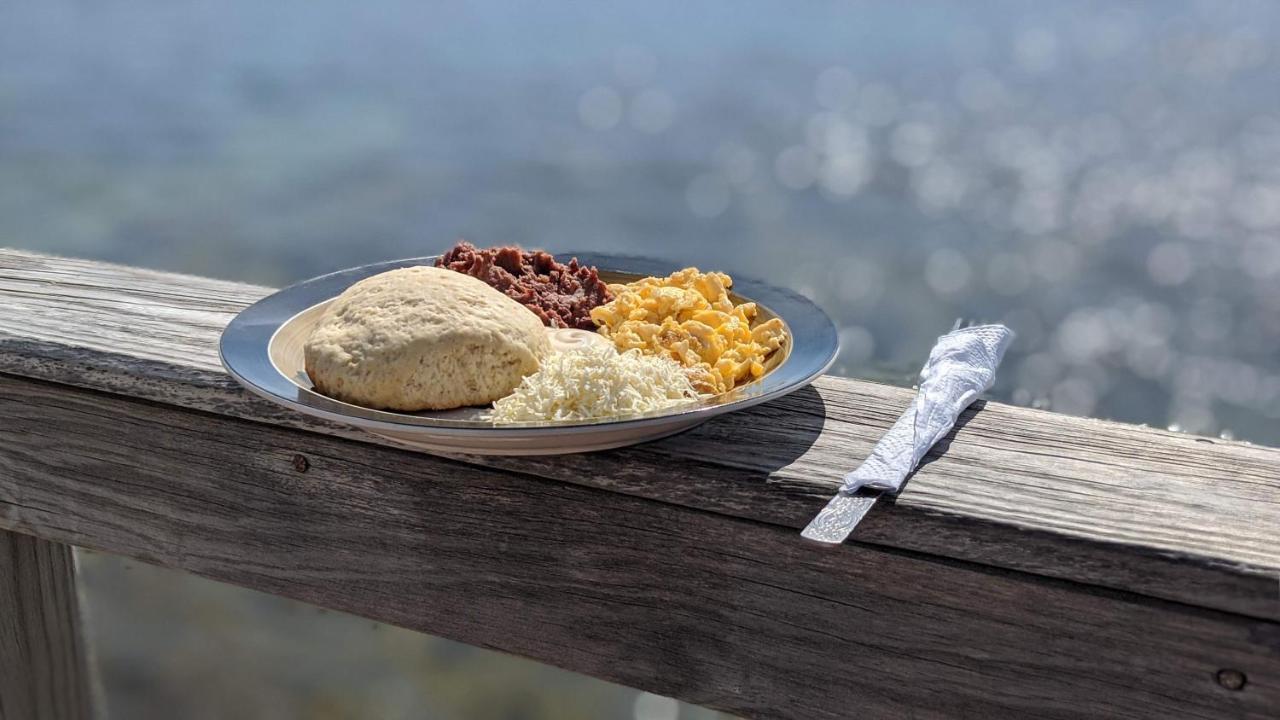 Coral View Beach Resort Утіла Екстер'єр фото